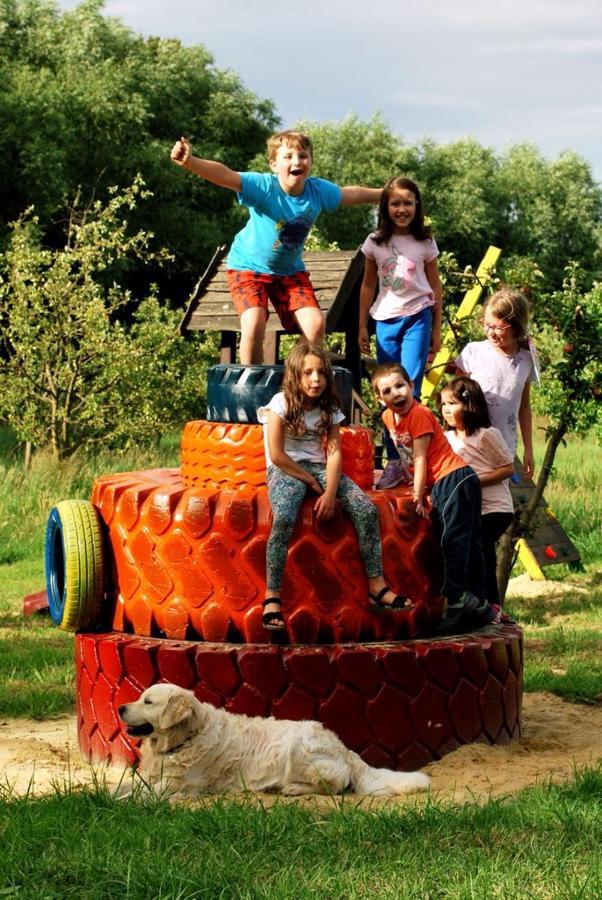 Sady Blotnica Dom Goscinny Prusy  Exterior foto